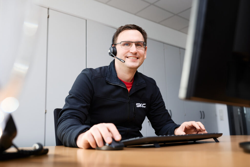 SKC Mitarbeiter für Telefonanlagen und Netzwerklösungen